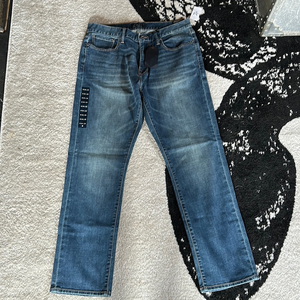 Men’s lucky brand jeans. W 34 L 32 new with tags